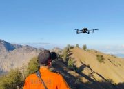 Tim SAR Gunakan Drone untuk Mencari Pendaki Rusia yang Hilang di Gunung Rinjani
