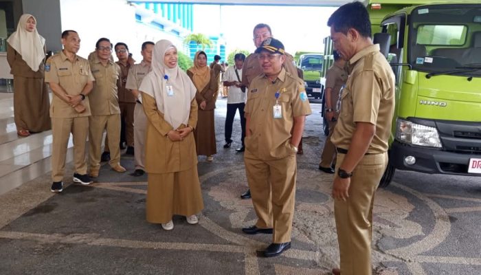Atasi Sampah Di Lobar Bupati LAZ Tambah 8 Armada Angkut Sampah Dan Terapkan Teknologi Masaro