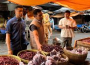 Kasat Reskrim Polresta Mataram Dampingi Satgas Saber Pangan NTB Cek Bapokting Jelang Ramadhan