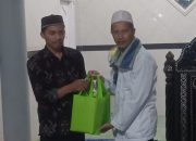 Berkah Ramadhan: Kepala MTsN 2 Lombok Barat Wakafkan Al-Quran untuk Syiar Tadarusan di Dusun Mejeti